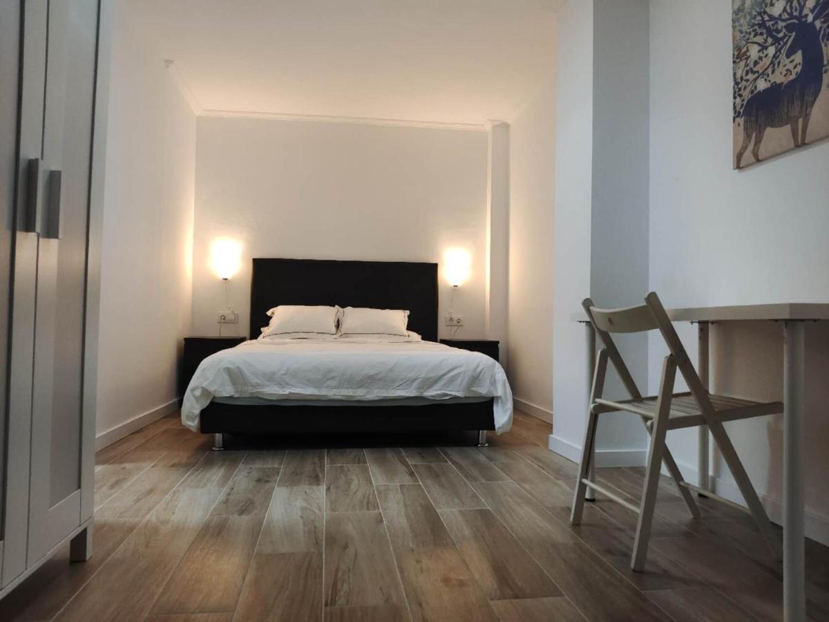 Luna L'Hospitalet de Llobregat Extérieur photo