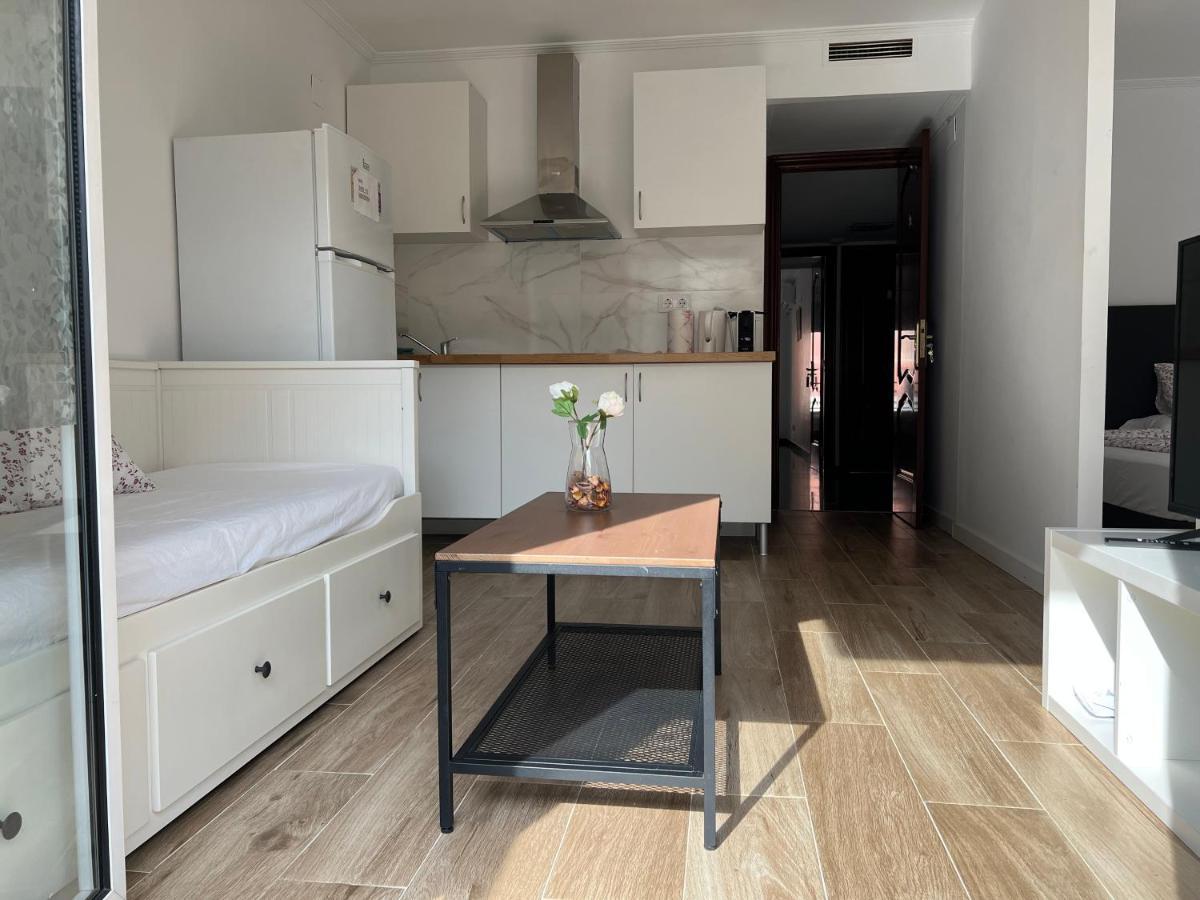 Luna L'Hospitalet de Llobregat Extérieur photo